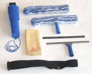 Window cleaning set with quiver, belt and accessories